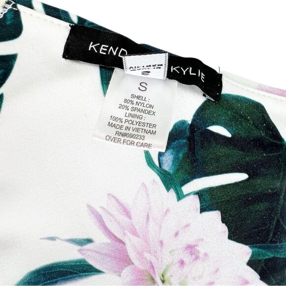 Kendall & Kylie White Tropical Bikini Top Size Small - Picture 5 of 6